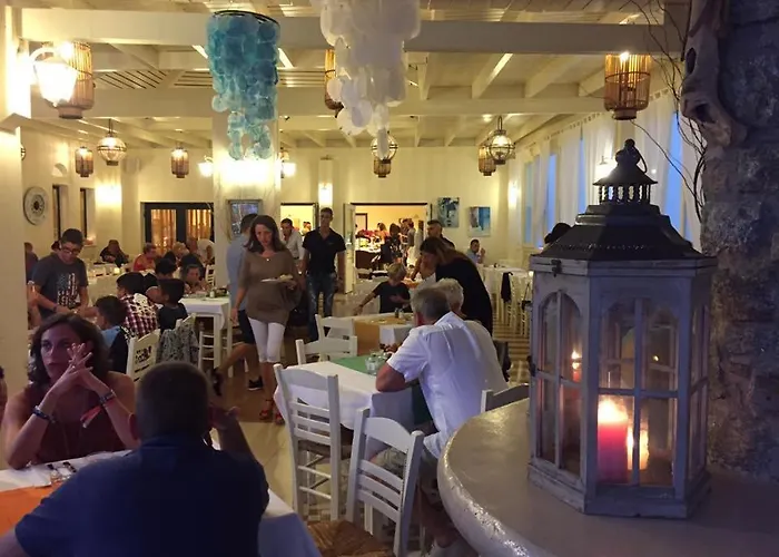 Naxos Imperial Beach & מלון 5*